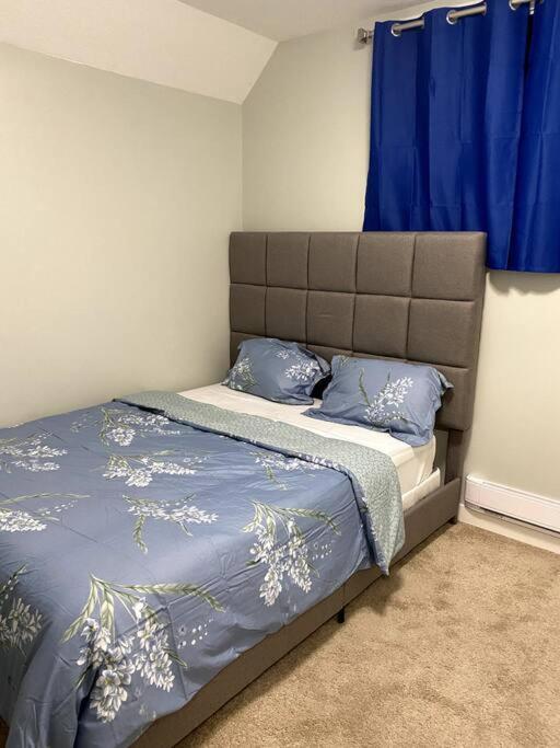 Beautiful And Spacious 1 Room In A Very Quiet Area Airdrie Exterior photo