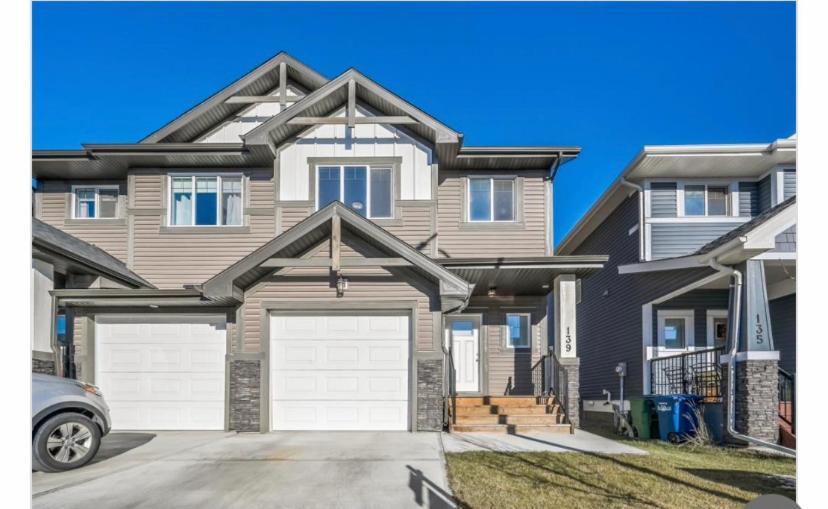Beautiful And Spacious 1 Room In A Very Quiet Area Airdrie Exterior photo